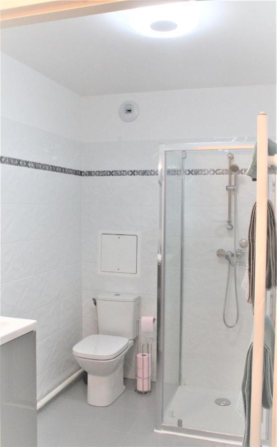 Appartement Tout Equipe, Cosy Saint-Denis-en-Margeride Exterior foto