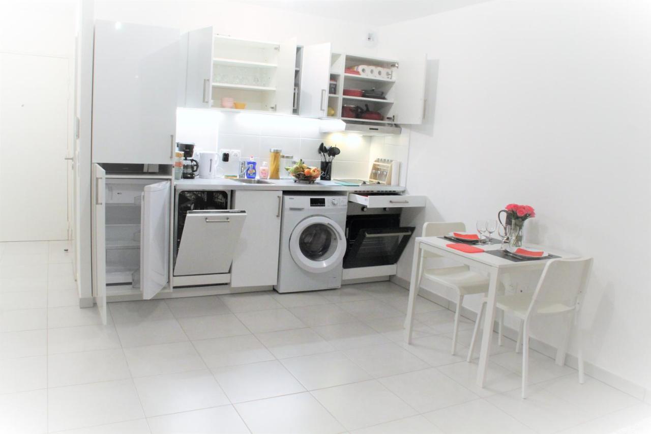Appartement Tout Equipe, Cosy Saint-Denis-en-Margeride Exterior foto